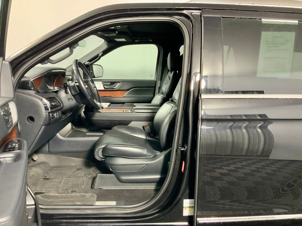 Used 2024 Lincoln Navigator Reserve image 19