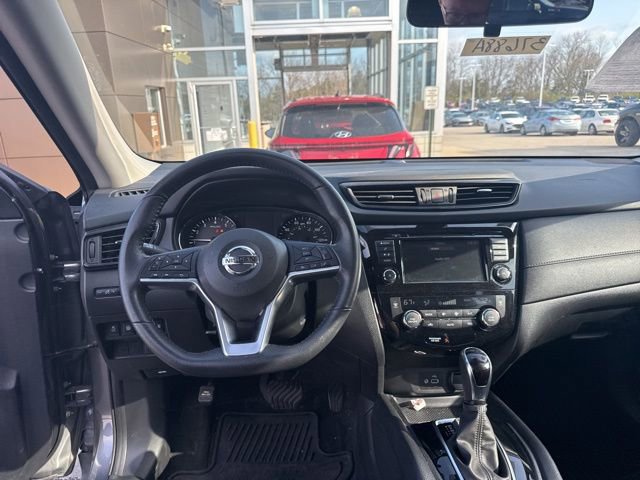 Used 2020 Nissan Rogue SV image 9