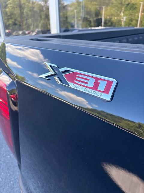 New 2026 GMC Sierra 1500 SLT w/ SLT Convenience Package AWD/4WD image 9