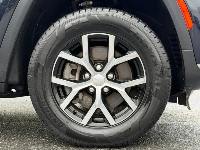 Used 2023 Jeep Grand Cherokee L Limited AWD/4WD image 18
