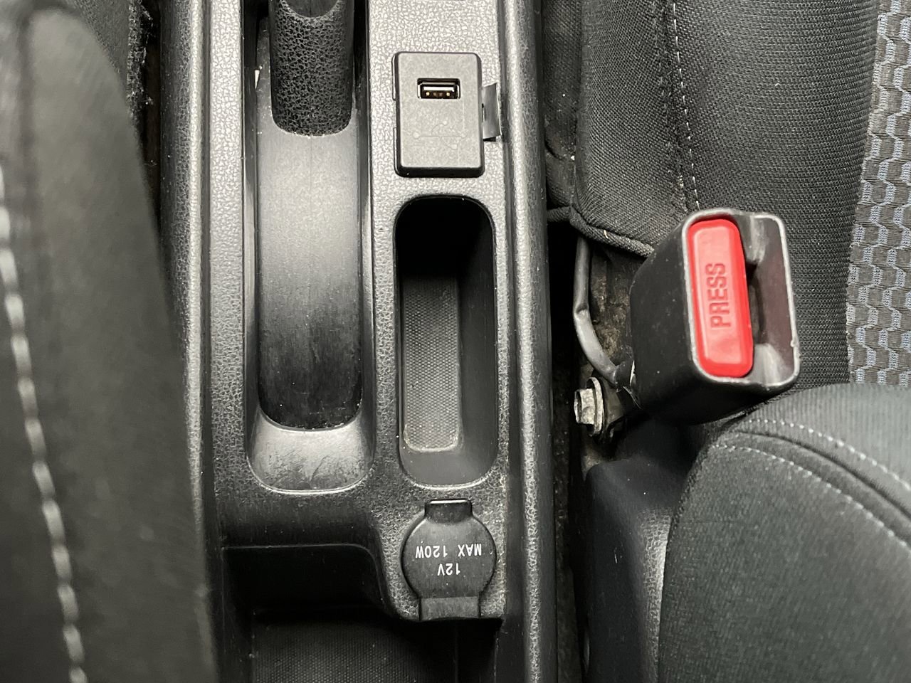 Used 2014 Nissan Versa Note SV w/ SL Package FWD image 19