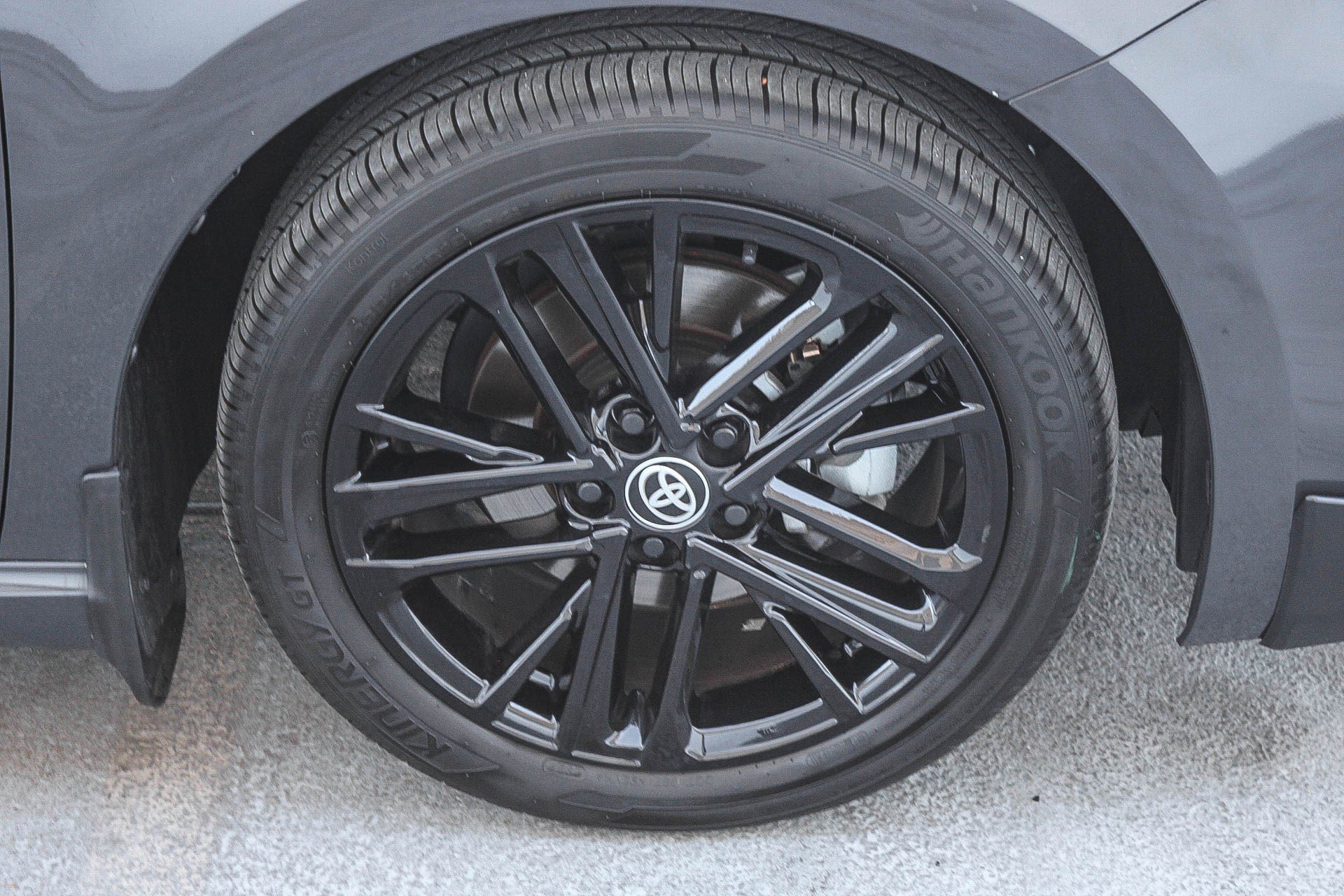 Used 2025 Toyota Camry SE image 11