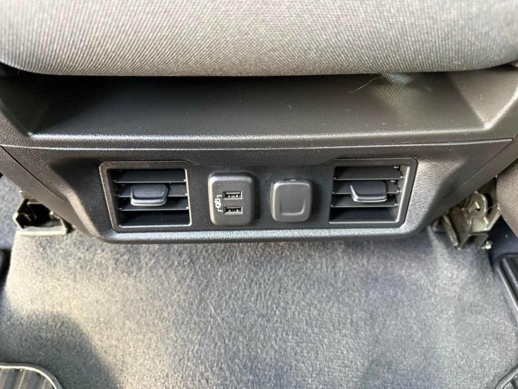 Used 2022 Chevrolet Silverado 1500 LT AWD/4WD image 33
