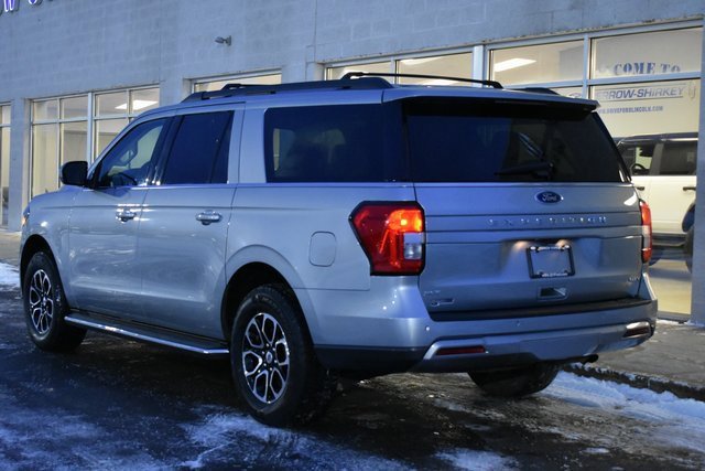 Used 2023 Ford Expedition Max XLT image 4