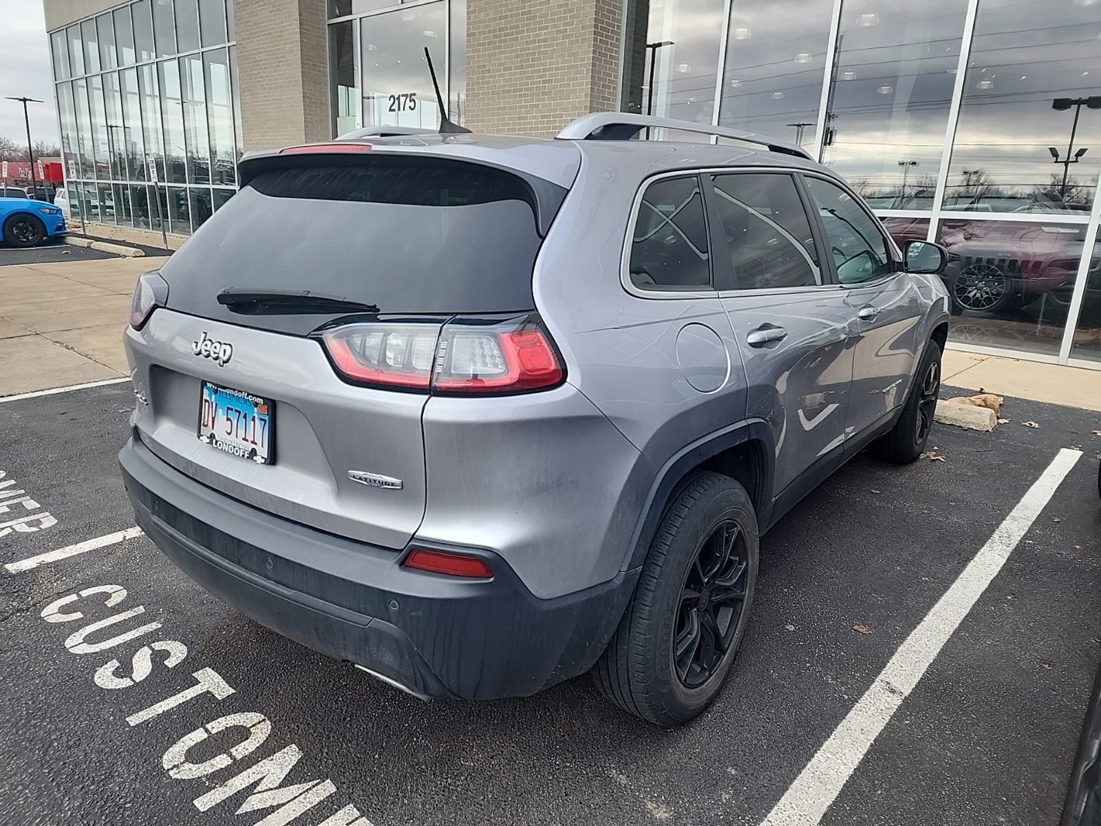 Used 2019 Jeep Cherokee Latitude Plus w/ Cold Weather Group image 7