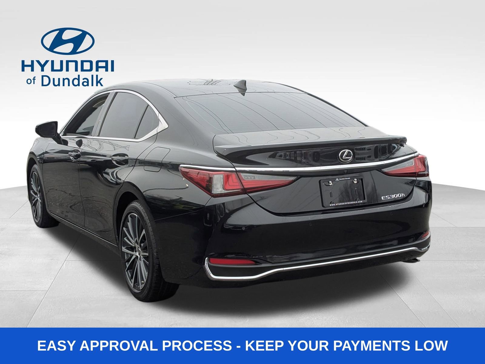 Used 2023 Lexus ES 300h w/ Premium Package image 3