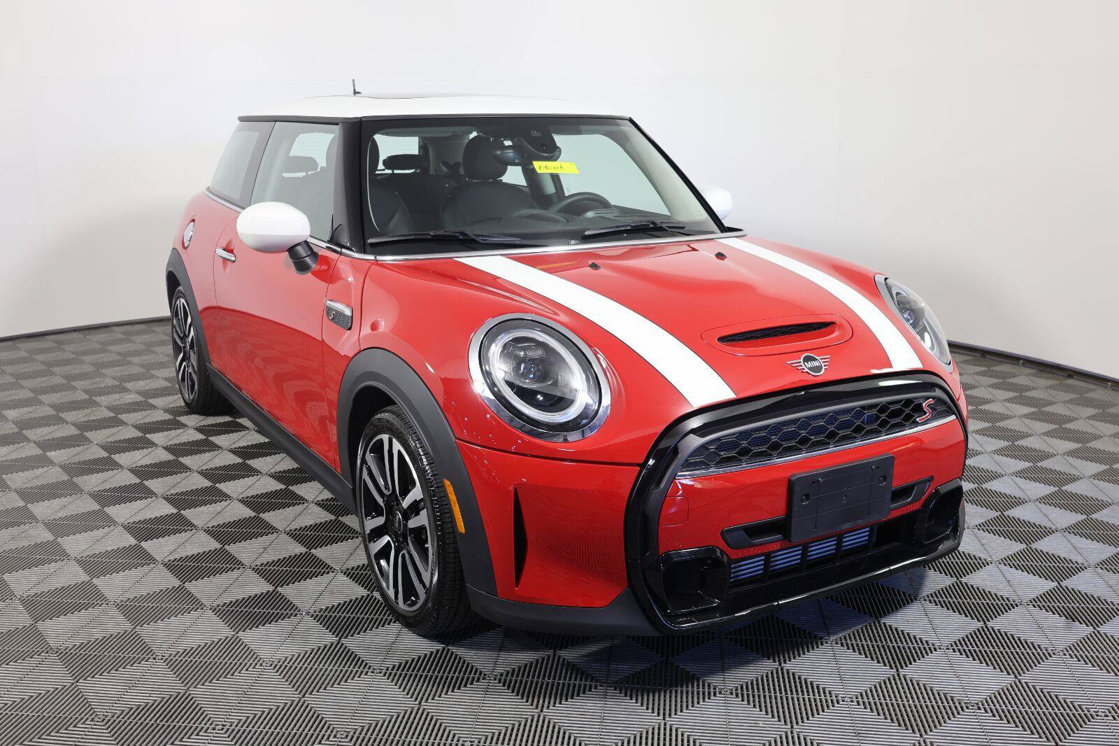 Used 2022 MINI Cooper S FWD image 3