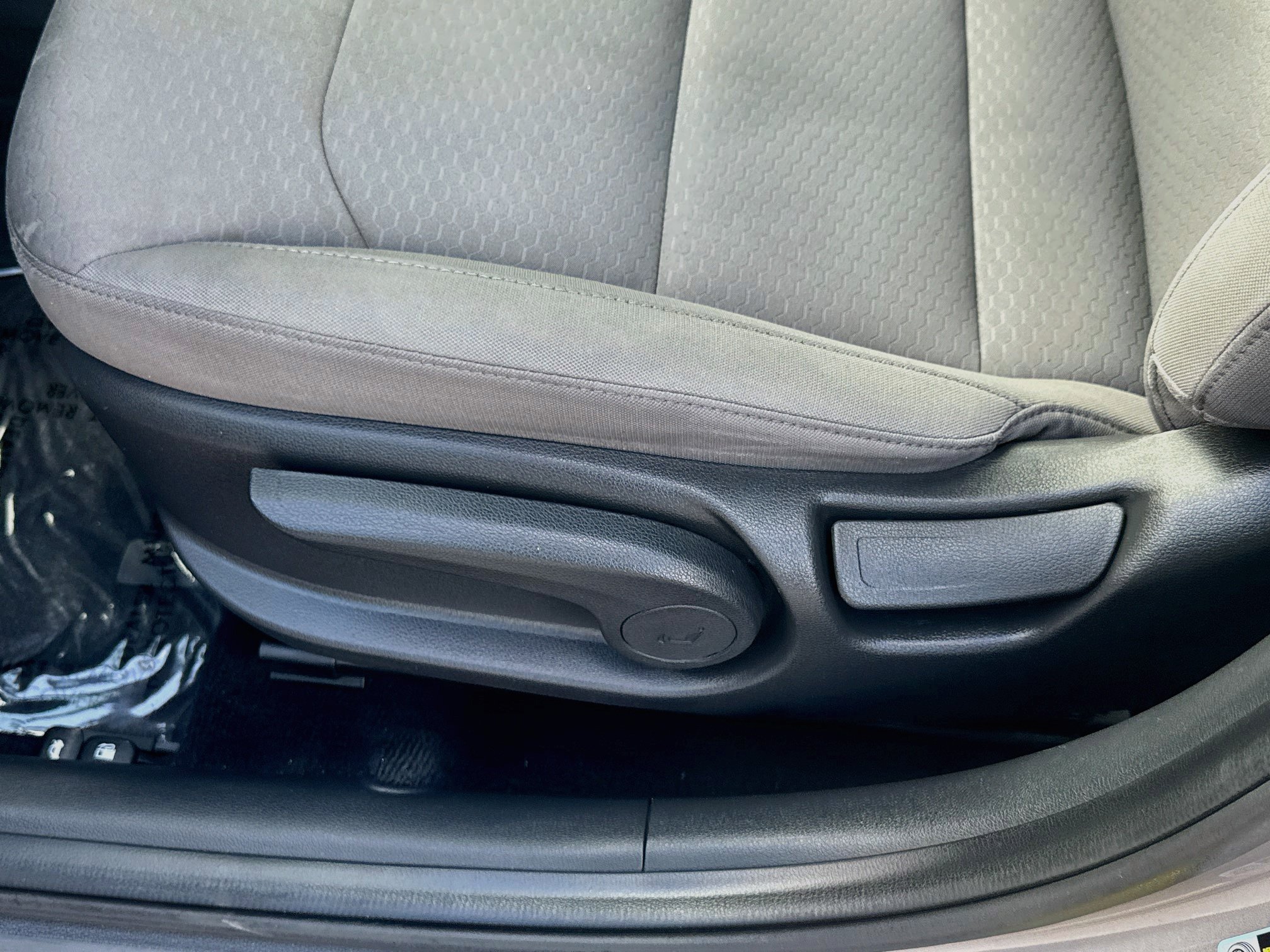 Used 2020 Hyundai Elantra SE FWD image 15
