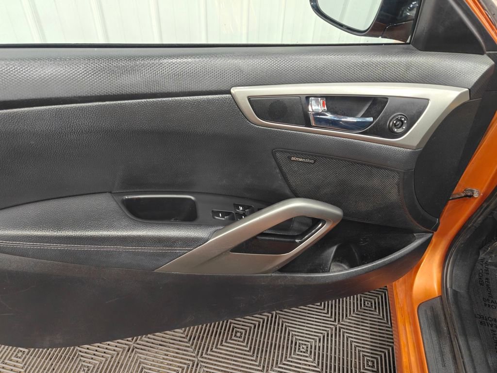 Used 2016 Hyundai Veloster image 32