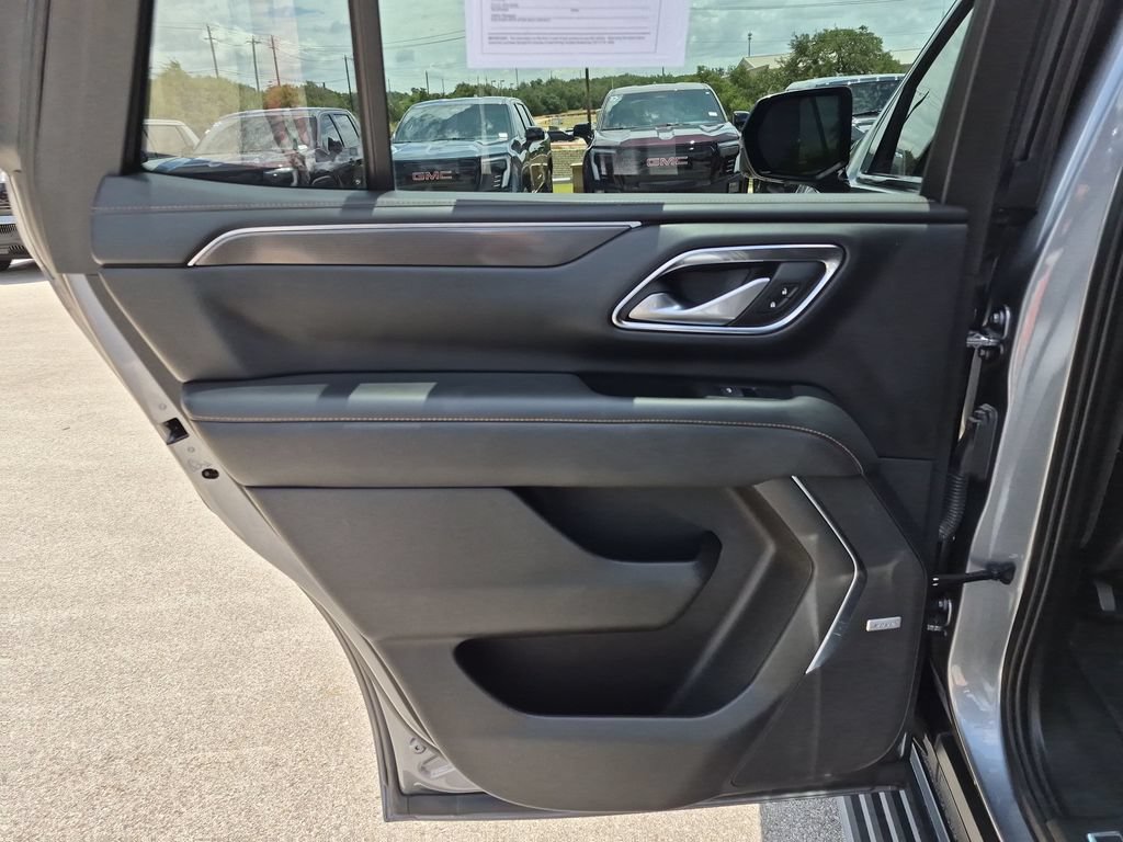 Used 2022 GMC Yukon AT4 w/ Technology Package AWD/4WD image 36