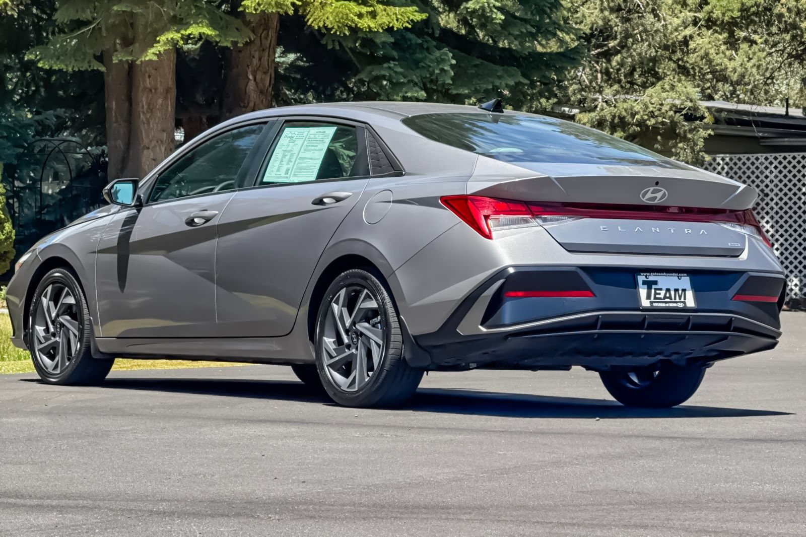 Used 2025 Hyundai Elantra Limited FWD image 6