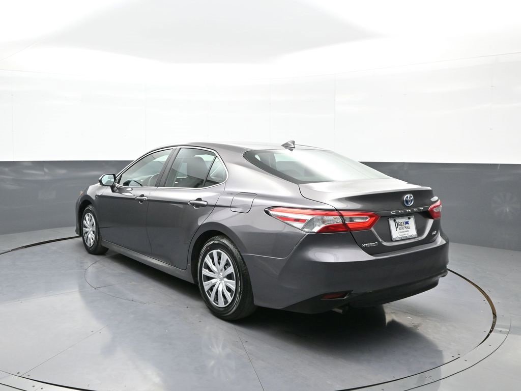 Certified 2019 Toyota Camry LE image 8