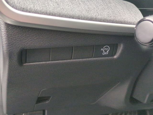 Used 2025 Nissan Kicks SV image 15