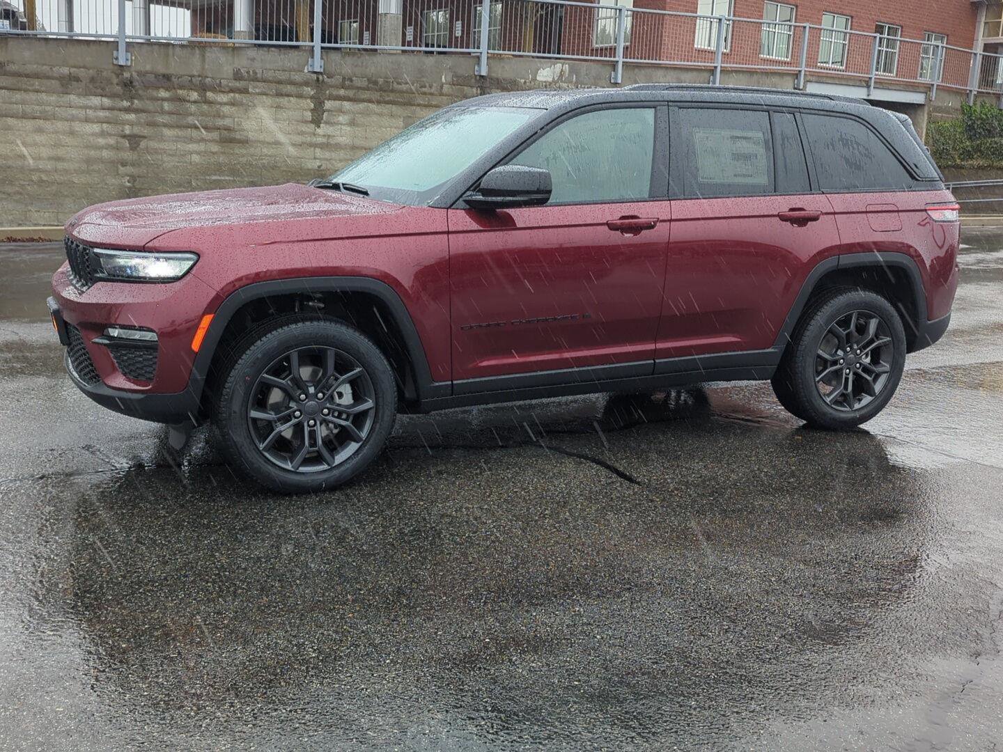 New 2025 Jeep Grand Cherokee Limited image 3