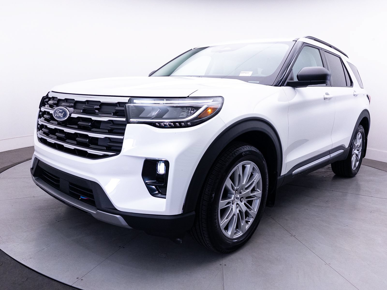 Used 2025 Ford Explorer Active w/ Active Comfort Package AWD/4WD image 13