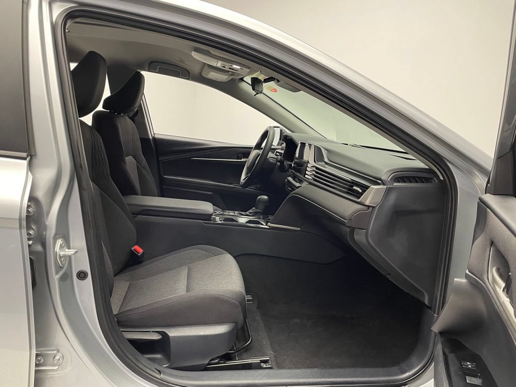Used 2025 Toyota Camry LE FWD image 16