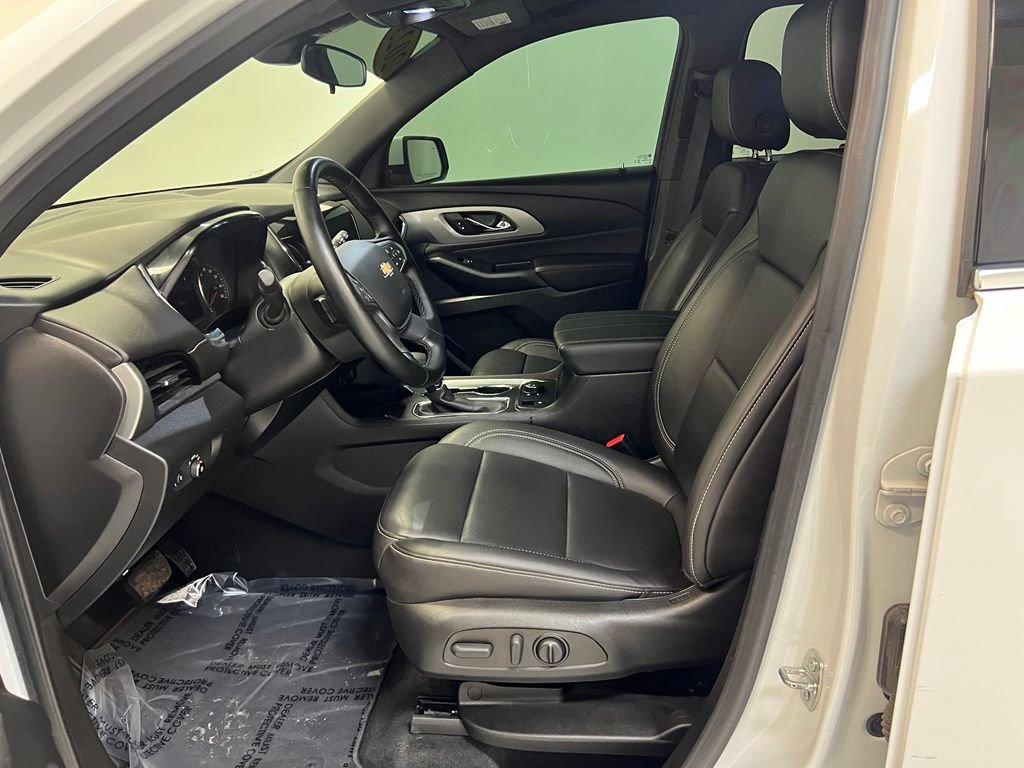 Used 2023 Chevrolet Traverse LT FWD image 15