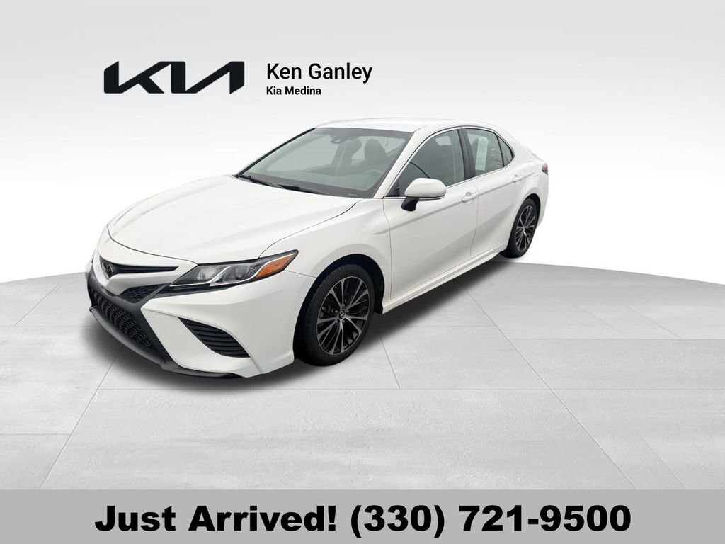 Used 2018 Toyota Camry SE