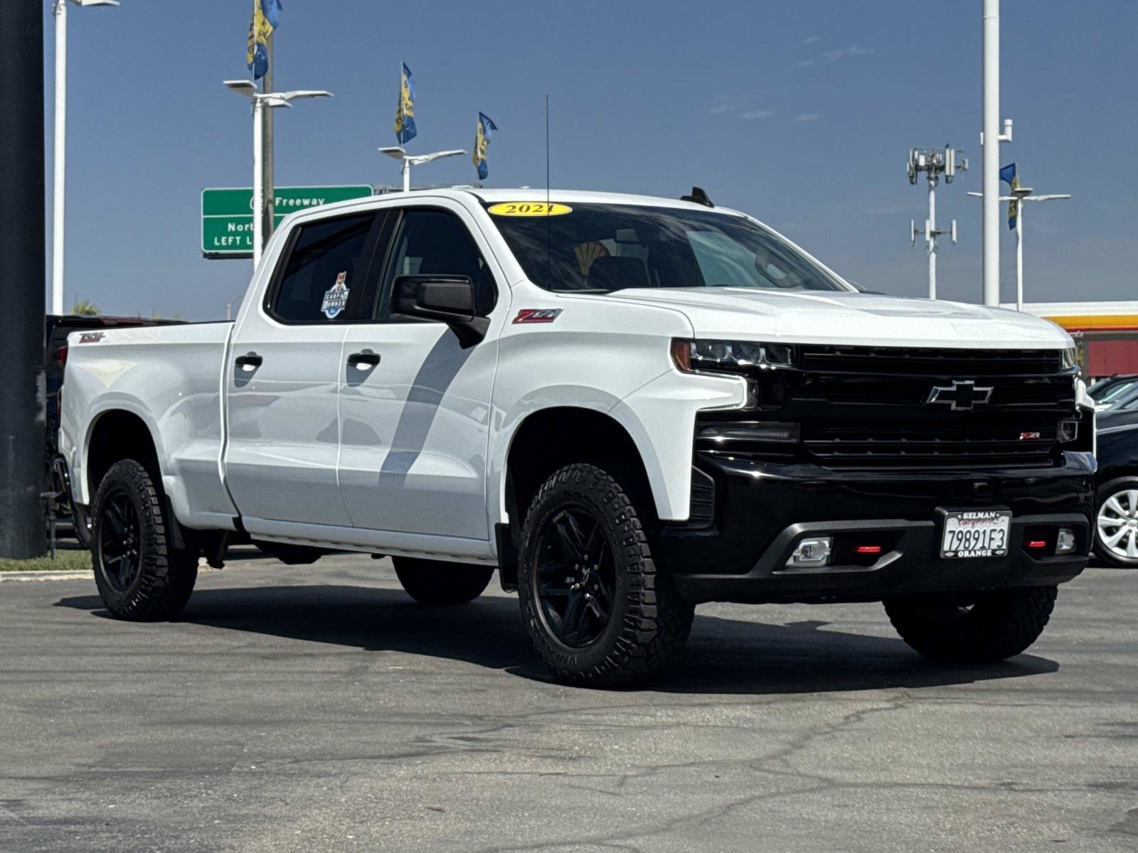 Used 2021 Chevrolet Silverado 1500 LT Trail Boss w/ Convenience Package II AWD/4WD image 3