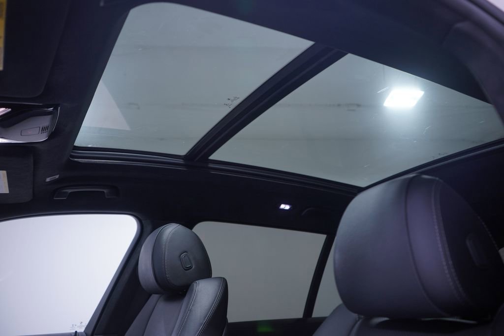 Used 2022 BMW X7 xDrive40i w/ M Sport Package image 8