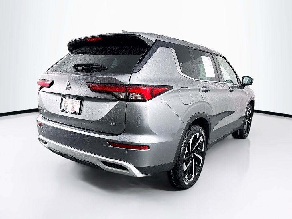 Used 2022 Mitsubishi Outlander SE AWD/4WD image 8