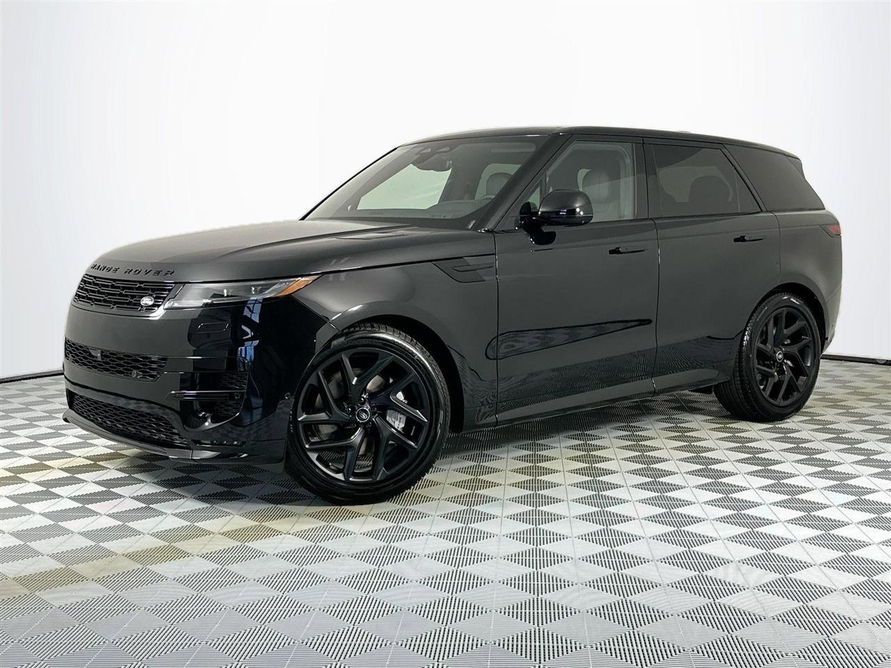Used 2025 Land Rover Range Rover Sport Dynamic SE image 1