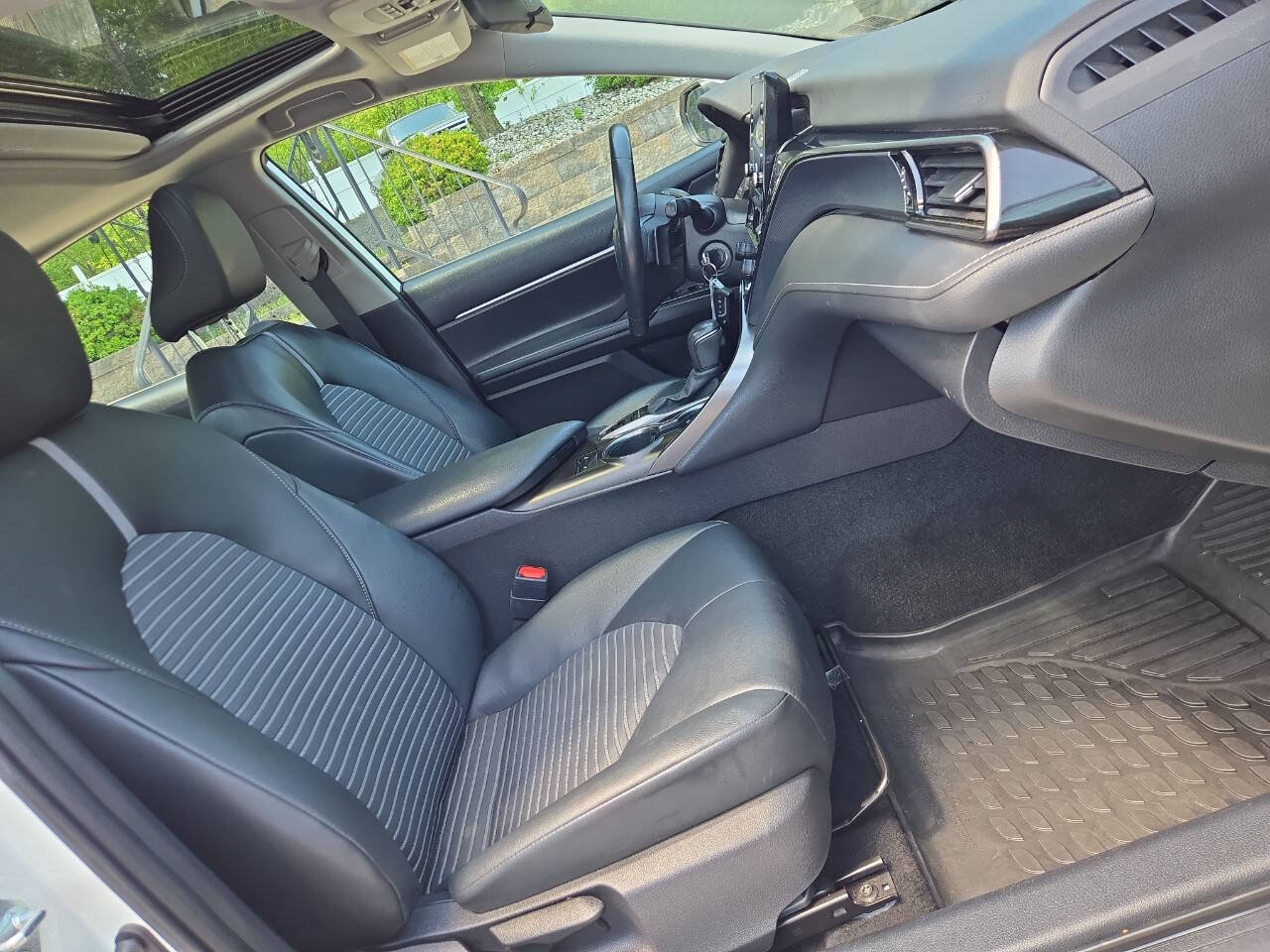 Used 2022 Toyota Camry SE w/ Cold Weather Package AWD/4WD image 26