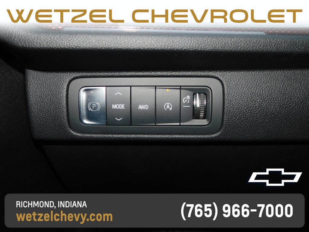 Used 2025 Chevrolet Traverse Z71 w/ Driver Confidence Package AWD/4WD image 35