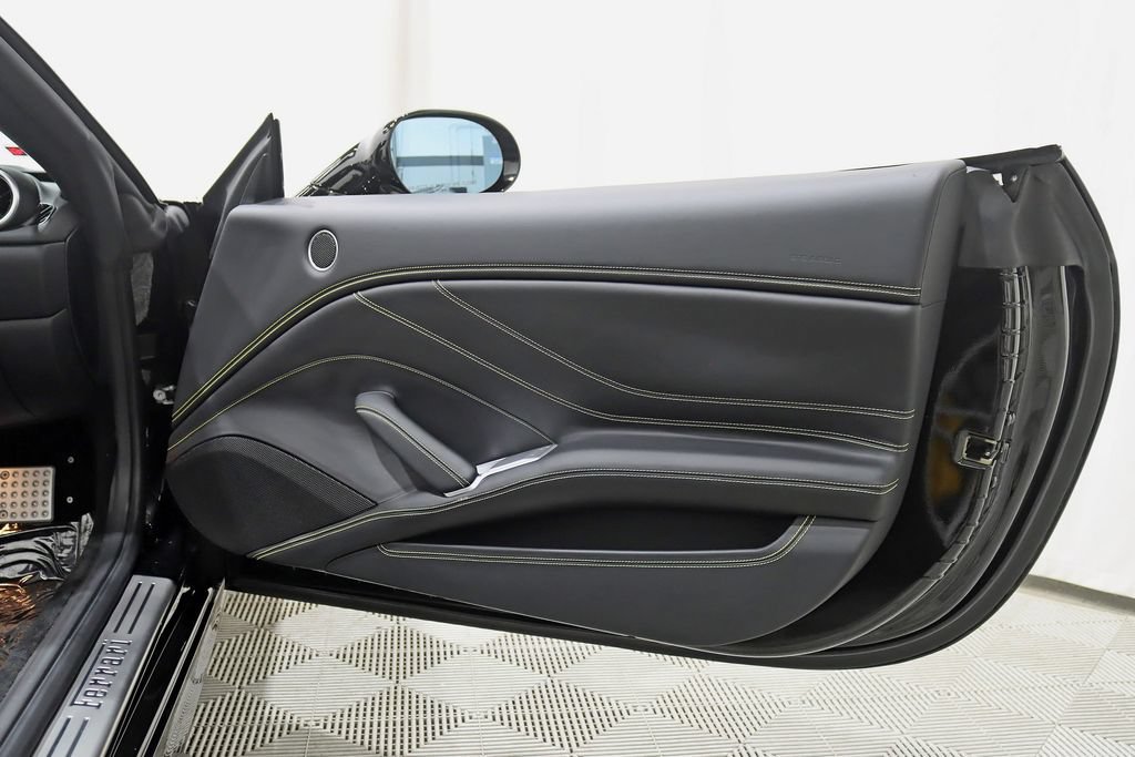 Used 2016 Ferrari California T RWD image 30