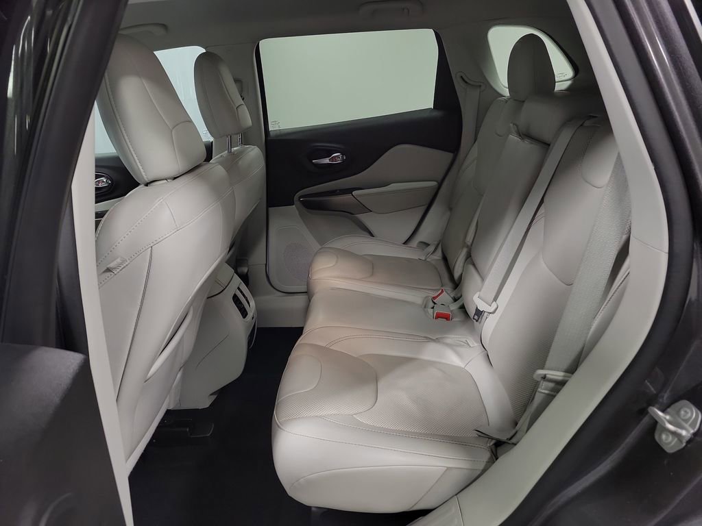 Used 2020 Jeep Cherokee Limited w/ Technology Group image 24