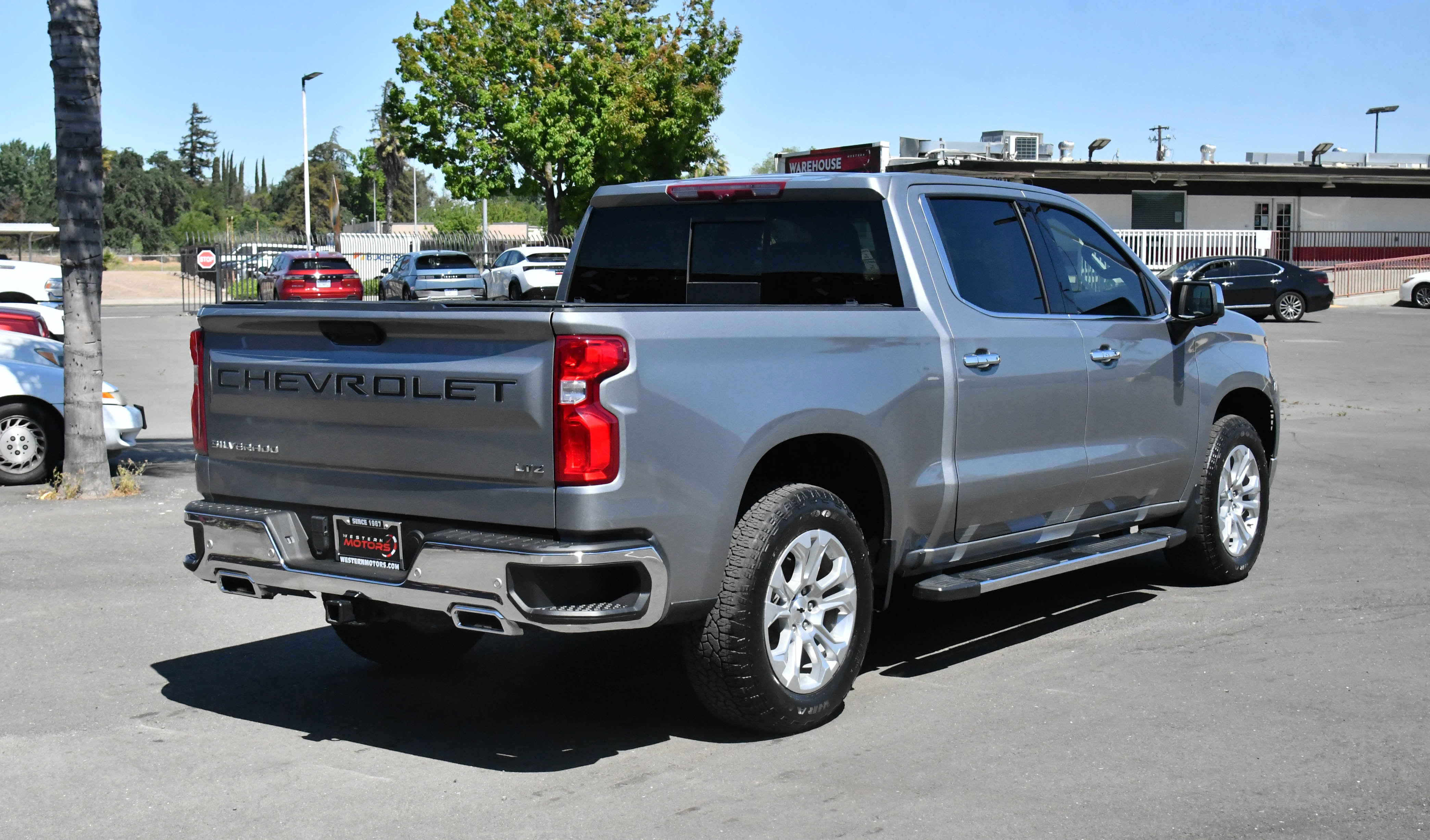 Used 2024 Chevrolet Silverado 1500 LTZ w/ Technology Package AWD/4WD image 8