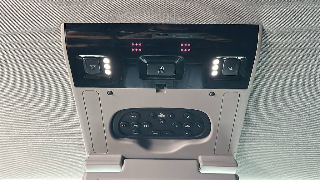 Used 2018 Cadillac Escalade Premium Luxury image 33