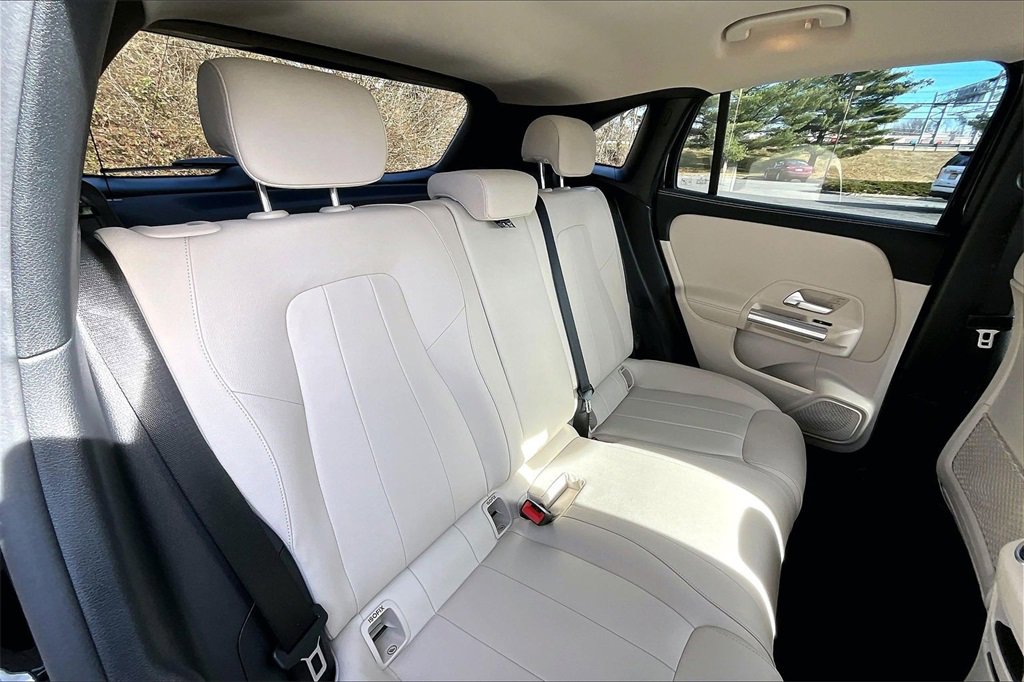 Certified 2022 Mercedes-Benz GLA 250 4MATIC image 29