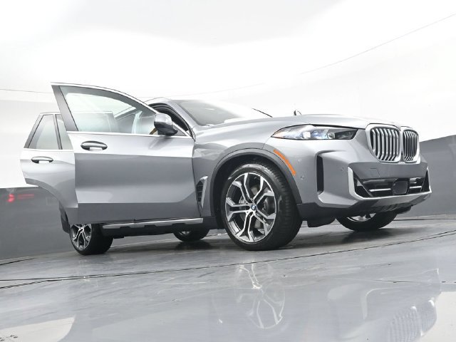 New 2026 BMW X5 xDrive50e AWD/4WD image 45