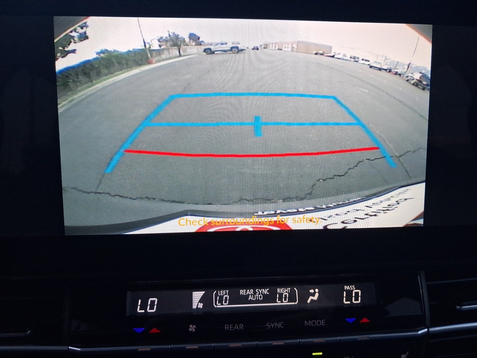 Used 2025 Toyota Sienna XLE FWD image 21