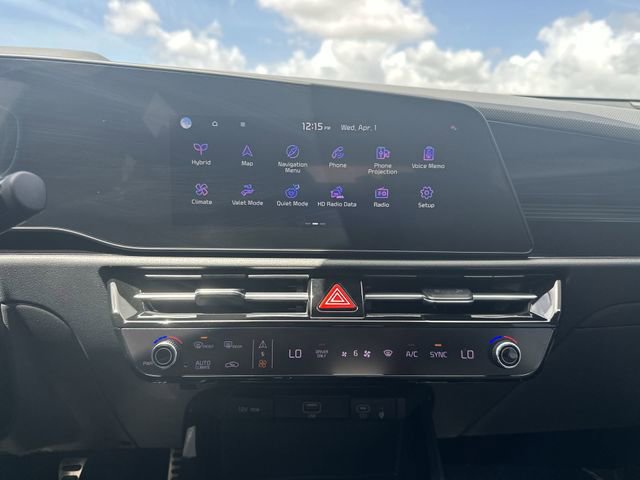 Used 2023 Kia Niro EX Touring image 25