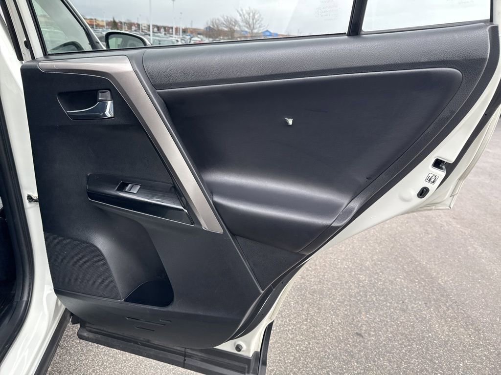 Used 2018 Toyota RAV4 Limited image 39