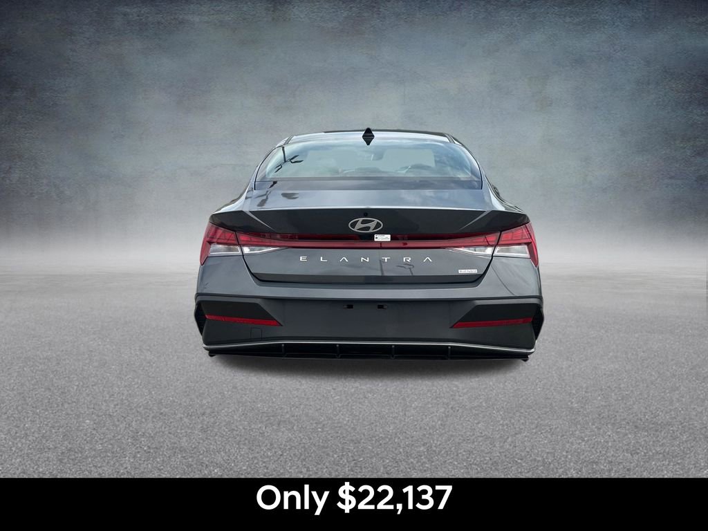 Certified 2025 Hyundai Elantra Hybrid FWD image 4