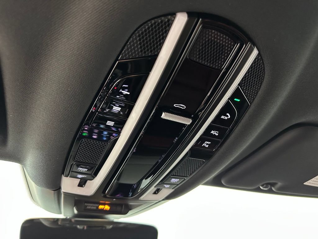 Certified 2023 Porsche Cayenne Coupe AWD/4WD image 28