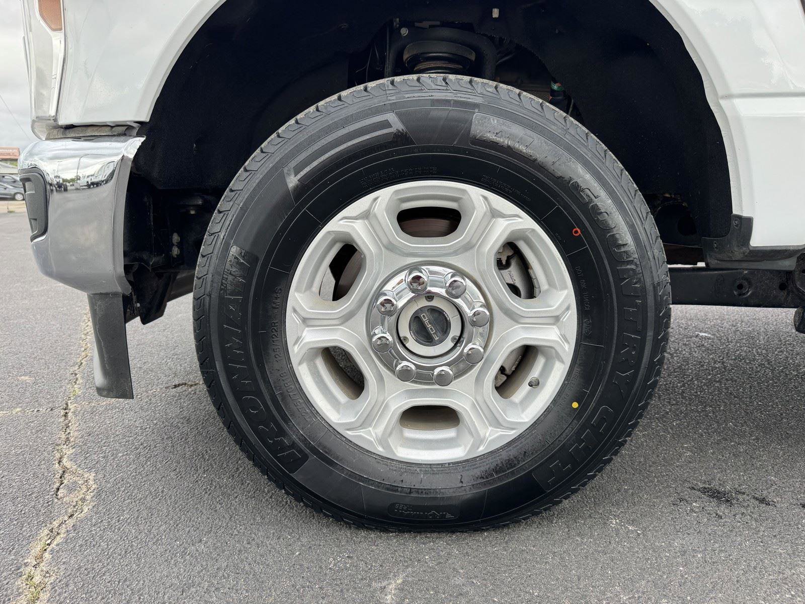 Used 2025 Ford F250 XLT w/ FX4 Off-Road Package image 39