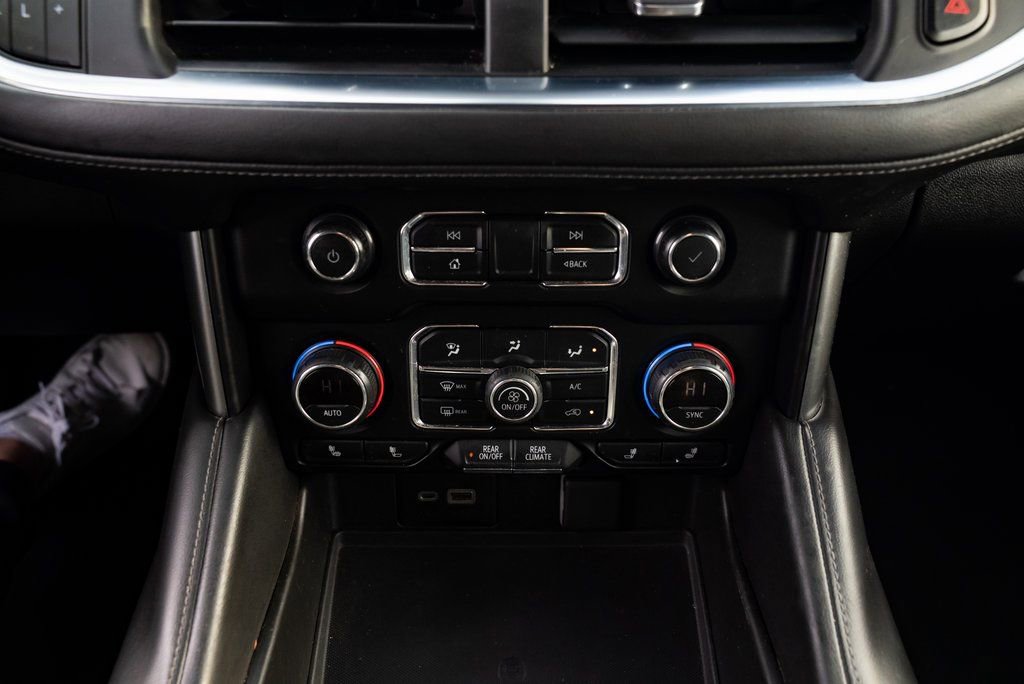 Used 2021 Chevrolet Suburban LT AWD/4WD image 15