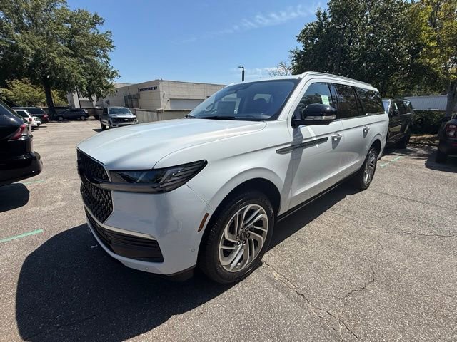 New 2025 Lincoln Navigator L Reserve image 2