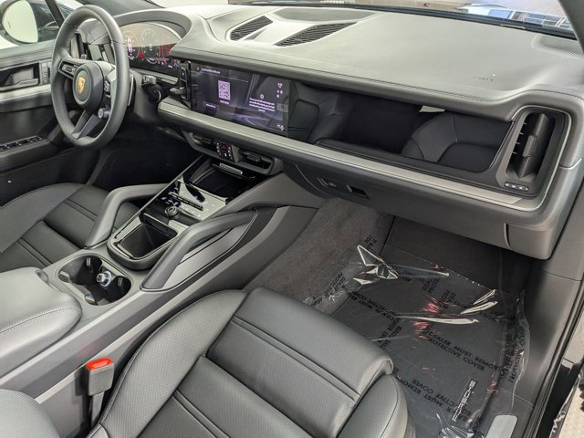 New 2026 Porsche Cayenne image 25