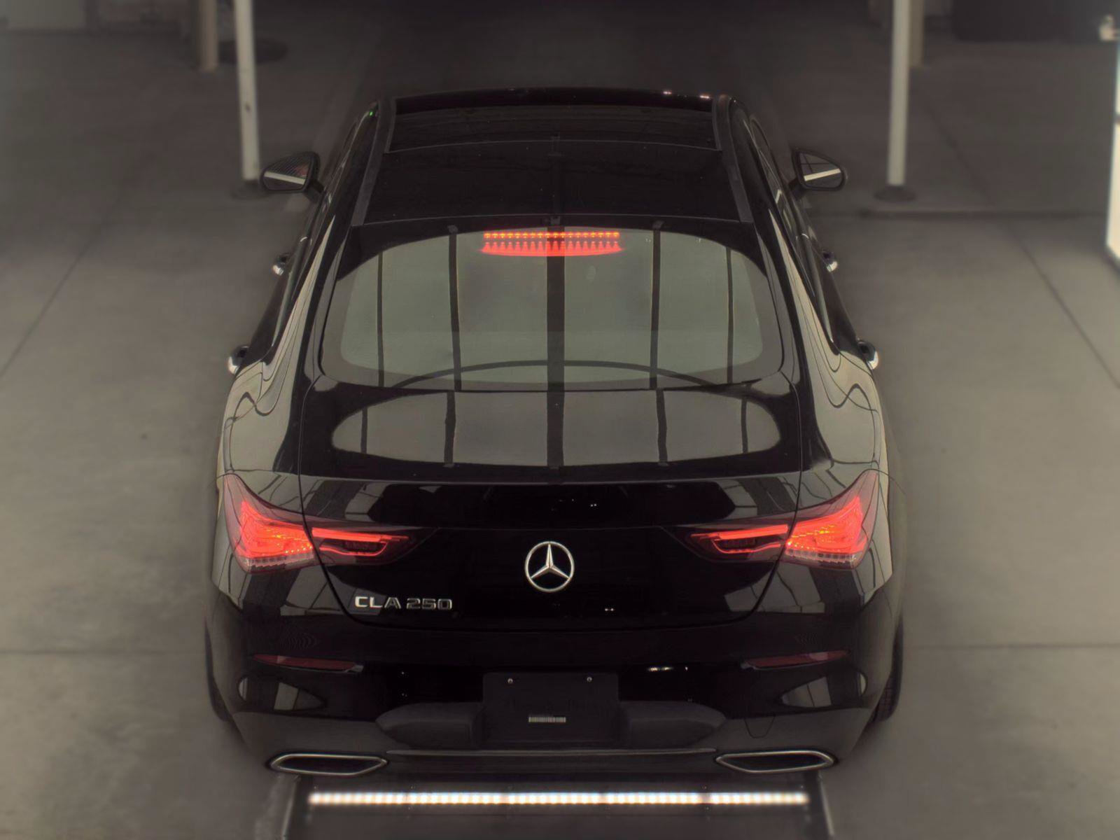 Used 2023 Mercedes-Benz CLA 250 w/ Premium Package image 9
