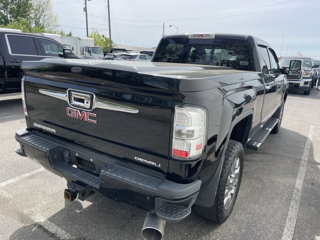 Used 2017 GMC Sierra 2500 Denali w/ Suspension Package, Off-Road AWD/4WD image 13