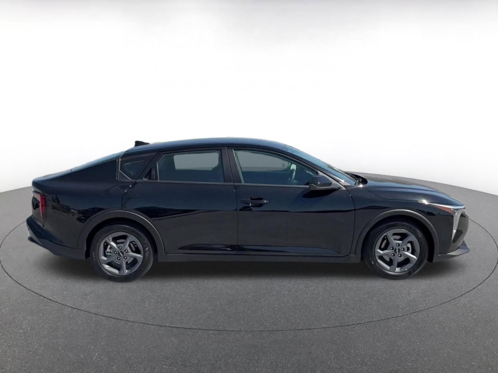 Used 2025 Kia K4 FWD image 16