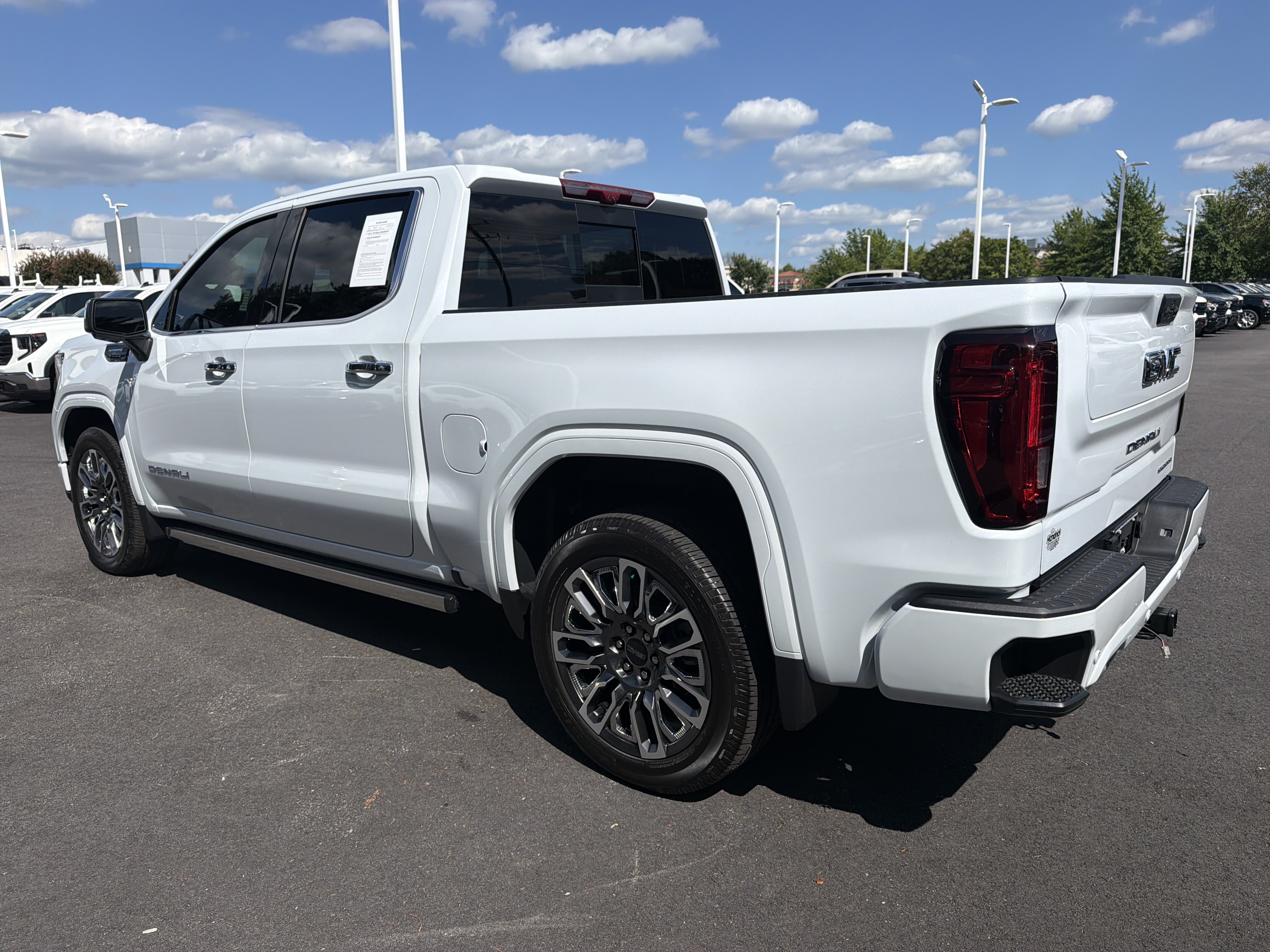 Used 2026 GMC Sierra 1500 Denali Ultimate AWD/4WD image 8