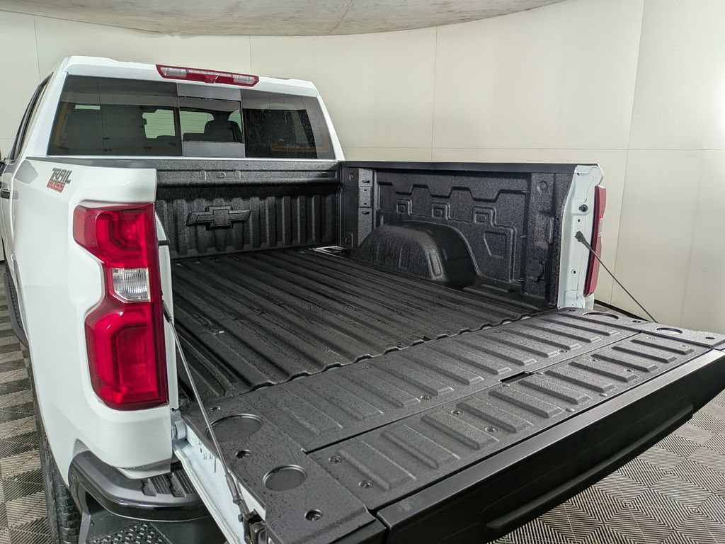 Used 2026 Chevrolet Silverado 1500 LT Trail Boss w/ LT Trail Boss Premium Package AWD/4WD image 9
