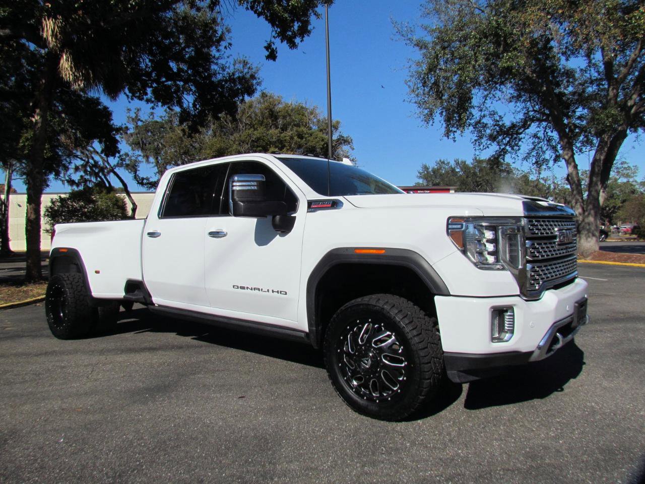 Used 2021 GMC Sierra 3500 Denali w/ Denali Ultimate Package image 18