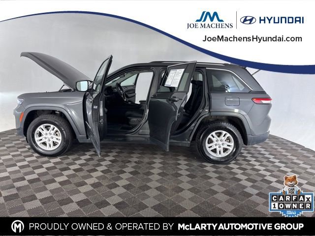 Used 2024 Jeep Grand Cherokee Laredo AWD/4WD image 9